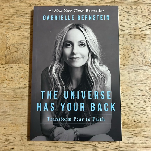 The Universe Has Your Back by Gabrielle Bernstein - Picture 1 of 4